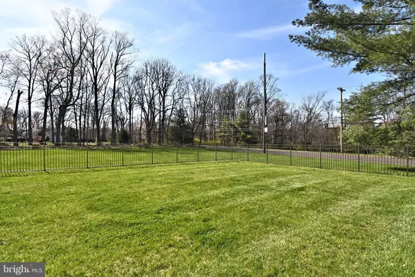 $975,000 | 27 Arabian Way, Holland, PA 18966