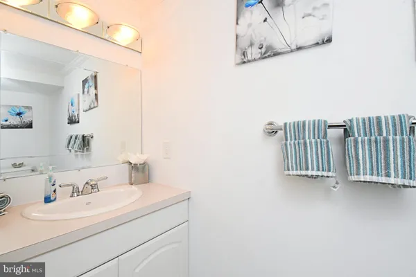 $975,000 | 27 Arabian Way, Holland, PA 18966