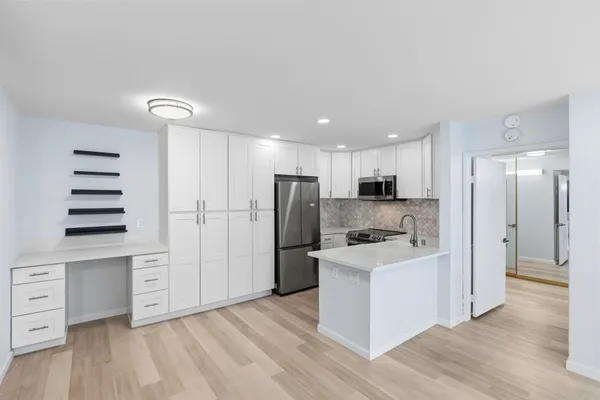 $485,000 | 12555 Oaks N Drive, Unit 203, San Diego, CA 92128
