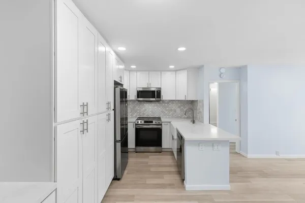 $475,000 | 12555 Oaks N Drive, Unit 203, San Diego, CA 92128