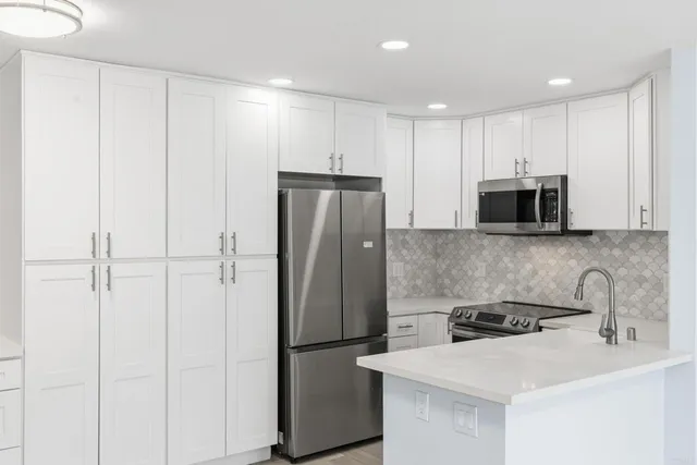 $495,000 | 12555 Oaks N Drive, Unit 203, San Diego, CA 92128