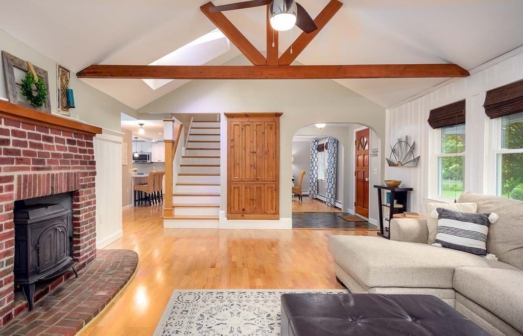 185 Middle Road Southborough, MA 01772 - Photo 7 of 36 Gallery Image 7