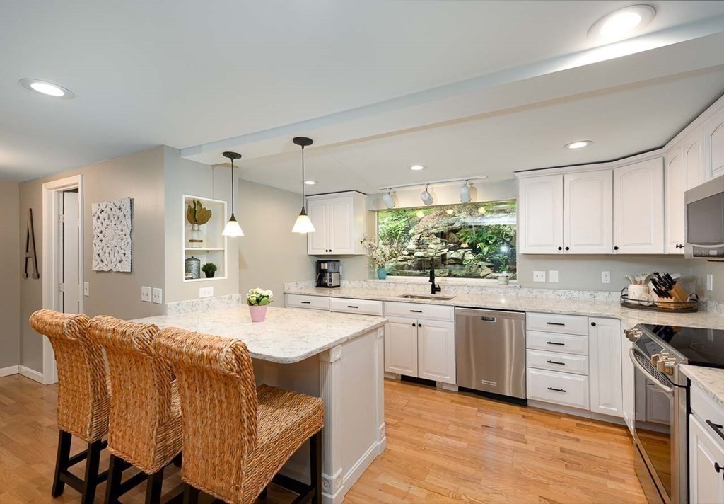 185 Middle Road Southborough, MA 01772 - Photo 9 of 36 Gallery Image 9