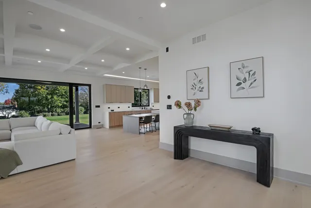 $1,750,000 | 23277 Enclave Lane, Lake Barrington, IL 60010