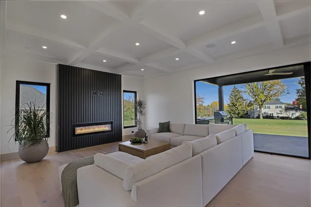 $1,750,000 | 23277 Enclave Lane, Lake Barrington, IL 60010