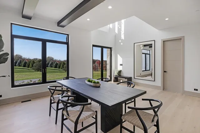 $1,750,000 | 23277 Enclave Lane, Lake Barrington, IL 60010