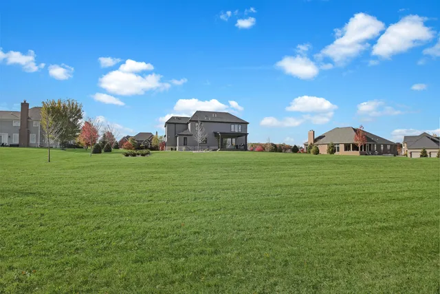 $1,750,000 | 23277 Enclave Lane, Lake Barrington, IL 60010