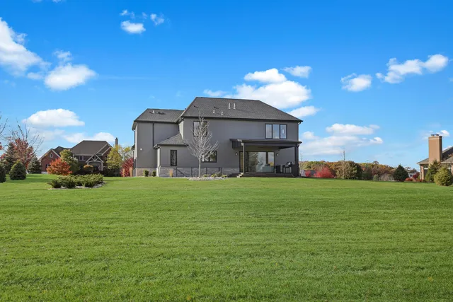 $1,750,000 | 23277 Enclave Lane, Lake Barrington, IL 60010