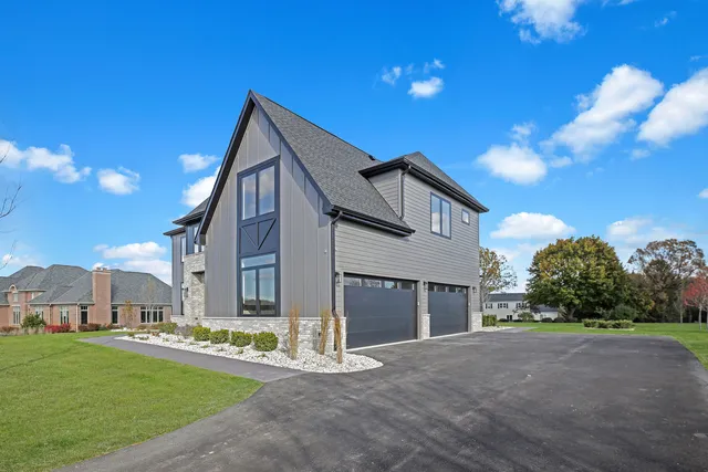 $1,750,000 | 23277 Enclave Lane, Lake Barrington, IL 60010
