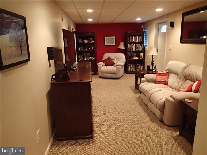 2555 Dutton Mill Road Aston, PA 19014 - Photo 7 of 7 Family Room