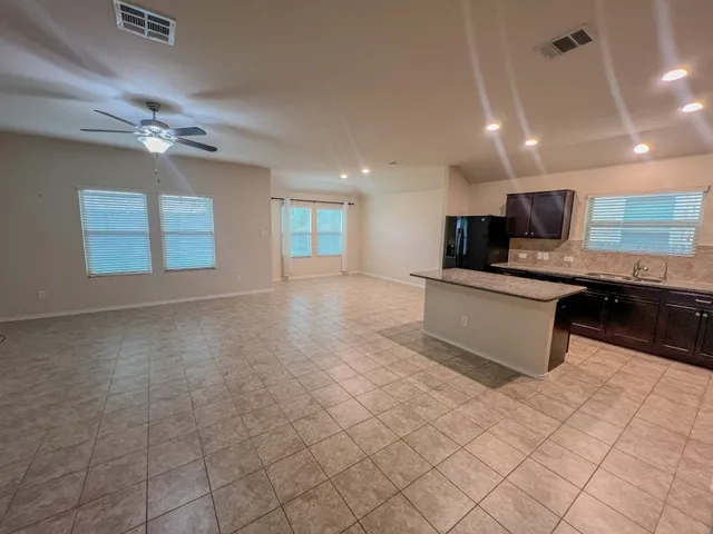 $1,650 | 324 Druse Lane, Jarrell, TX 76537