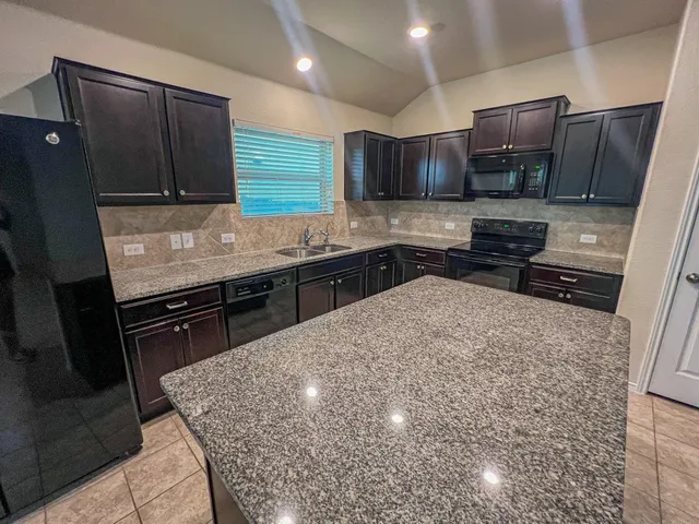 $1,650 | 324 Druse Lane, Jarrell, TX 76537