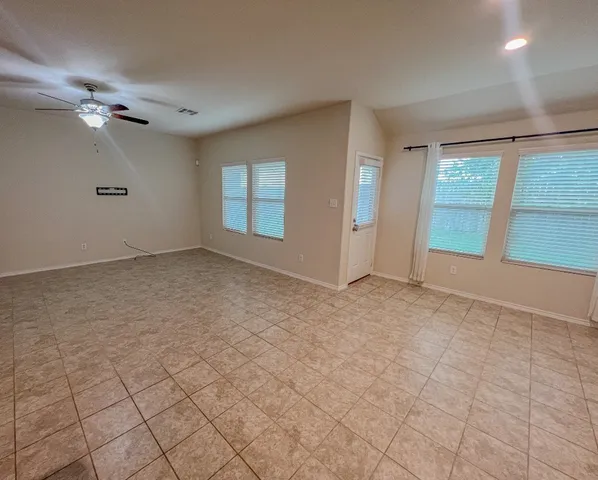 $1,650 | 324 Druse Lane, Jarrell, TX 76537