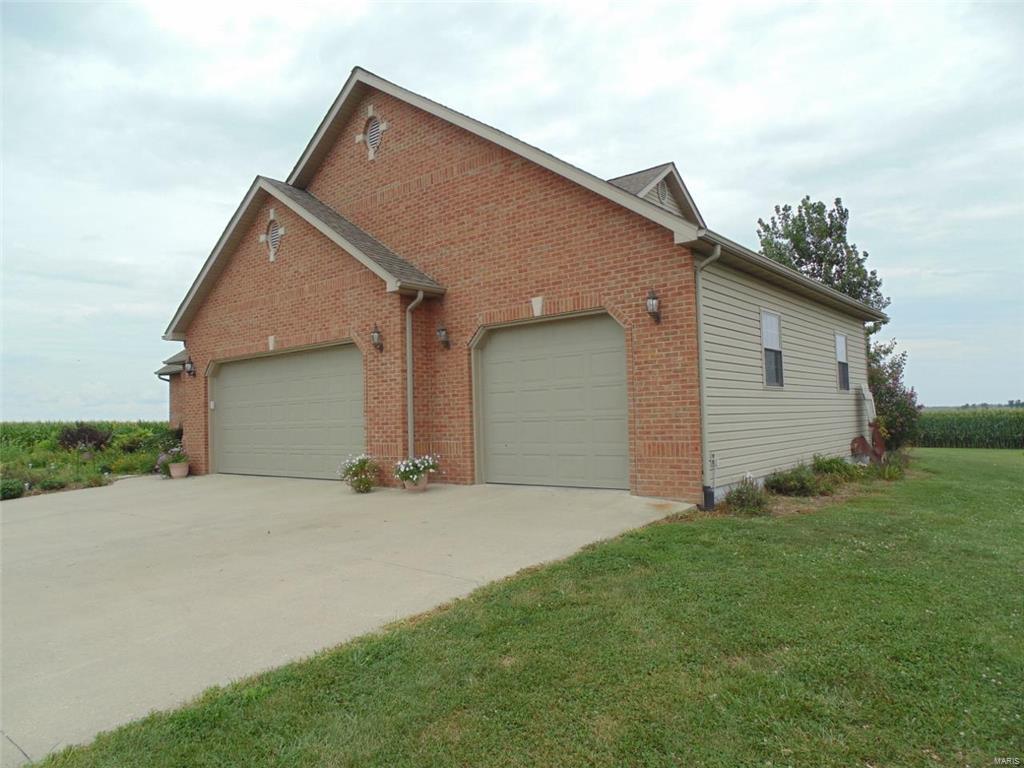 6504 Rockwell Road New Douglas, IL 62074 - Photo 18 of 63