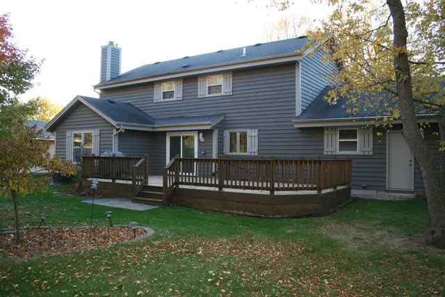 $392,000 | 3427 East Elmwood Drive, Elmwood Park, WI 53405