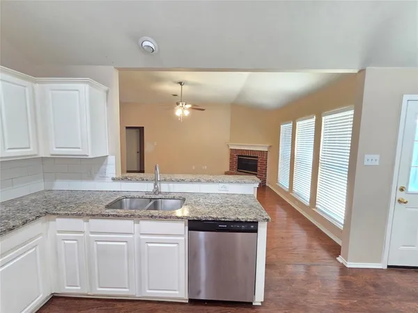 $2,295 | 1810 St Nevis Drive, Mansfield, TX 76063