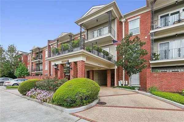 $499,000 | 501 Rue St Peter, Unit 206, Metairie, LA 70005