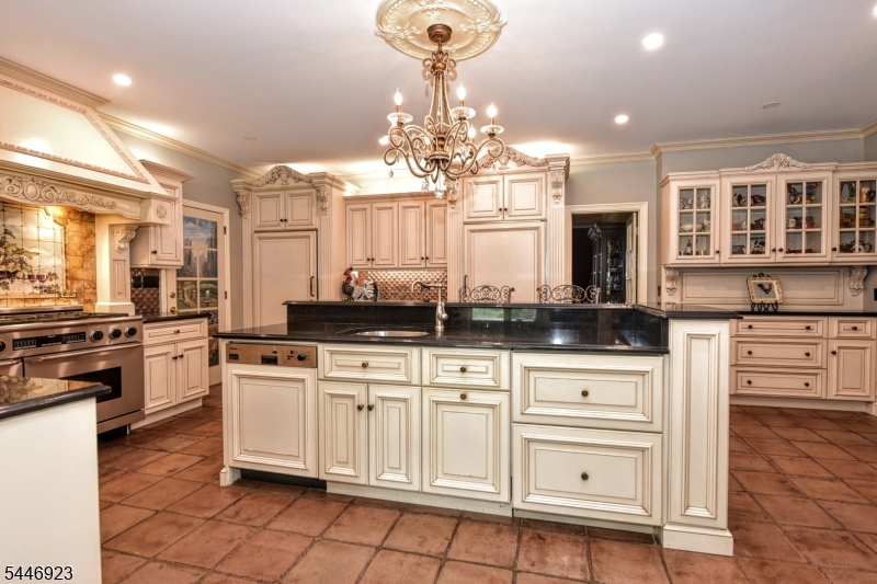 21 Baldwin Road Saddle River, NJ 07458 - Photo 10 of 49