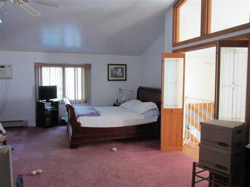 3 Magnolia Way Little Compton, RI 02837 - Photo 7 of 13 Master Bedroom.