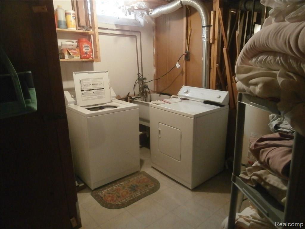 11223 Dale Warren, MI 48089 - Photo 34 of 35 dale street 056.JPG