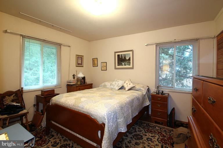 3910 Braddock Road Alexandria, VA 22312 - Photo 1 of 9 Bedroom (Master)