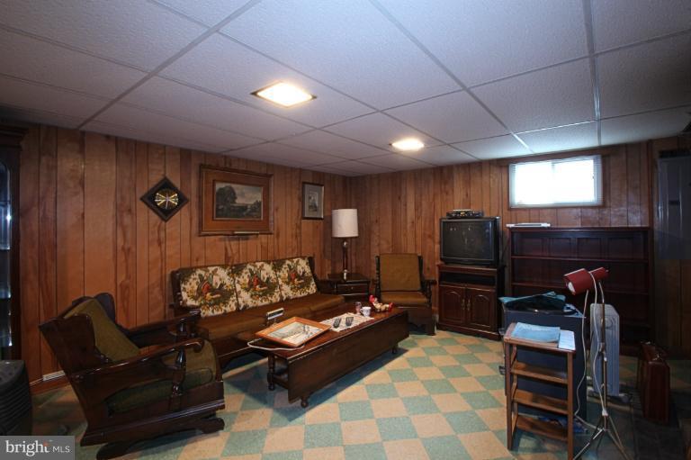 3910 Braddock Road Alexandria, VA 22312 - Photo 4 of 9 Interior (General)