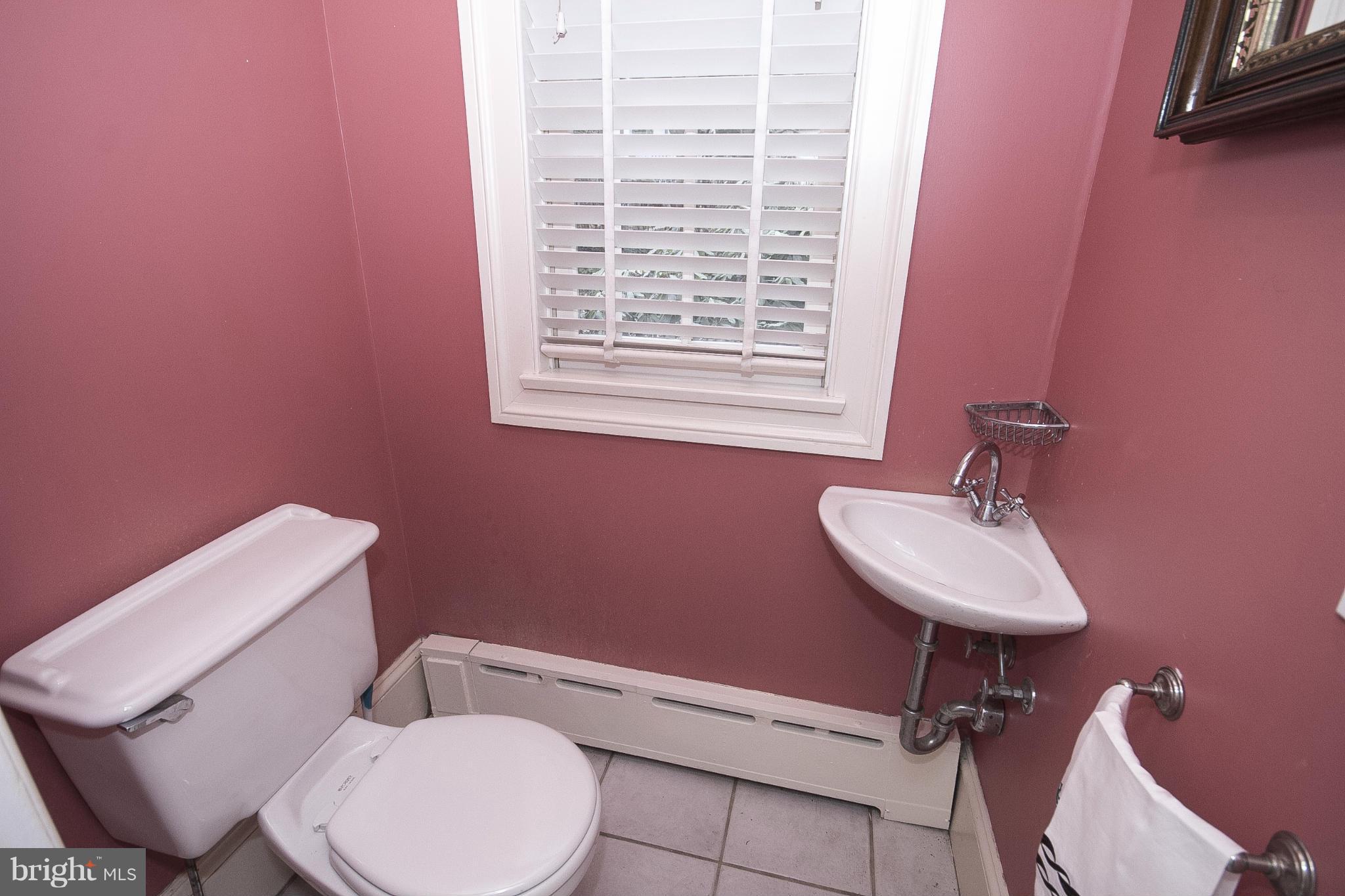 221 Edgevale Road Baltimore, MD 21210 - Photo 15 of 29 Bath