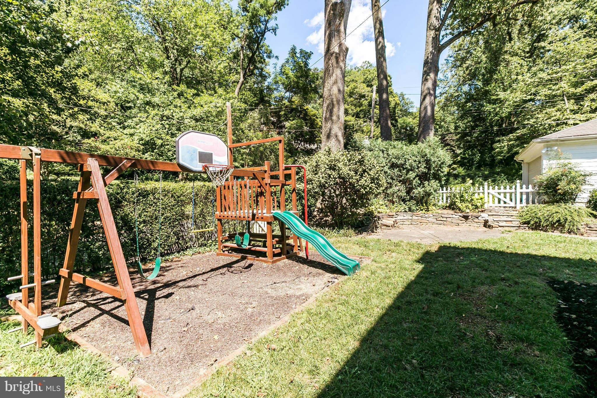 221 Edgevale Road Baltimore, MD 21210 - Photo 28 of 29 Exterior (Rear)