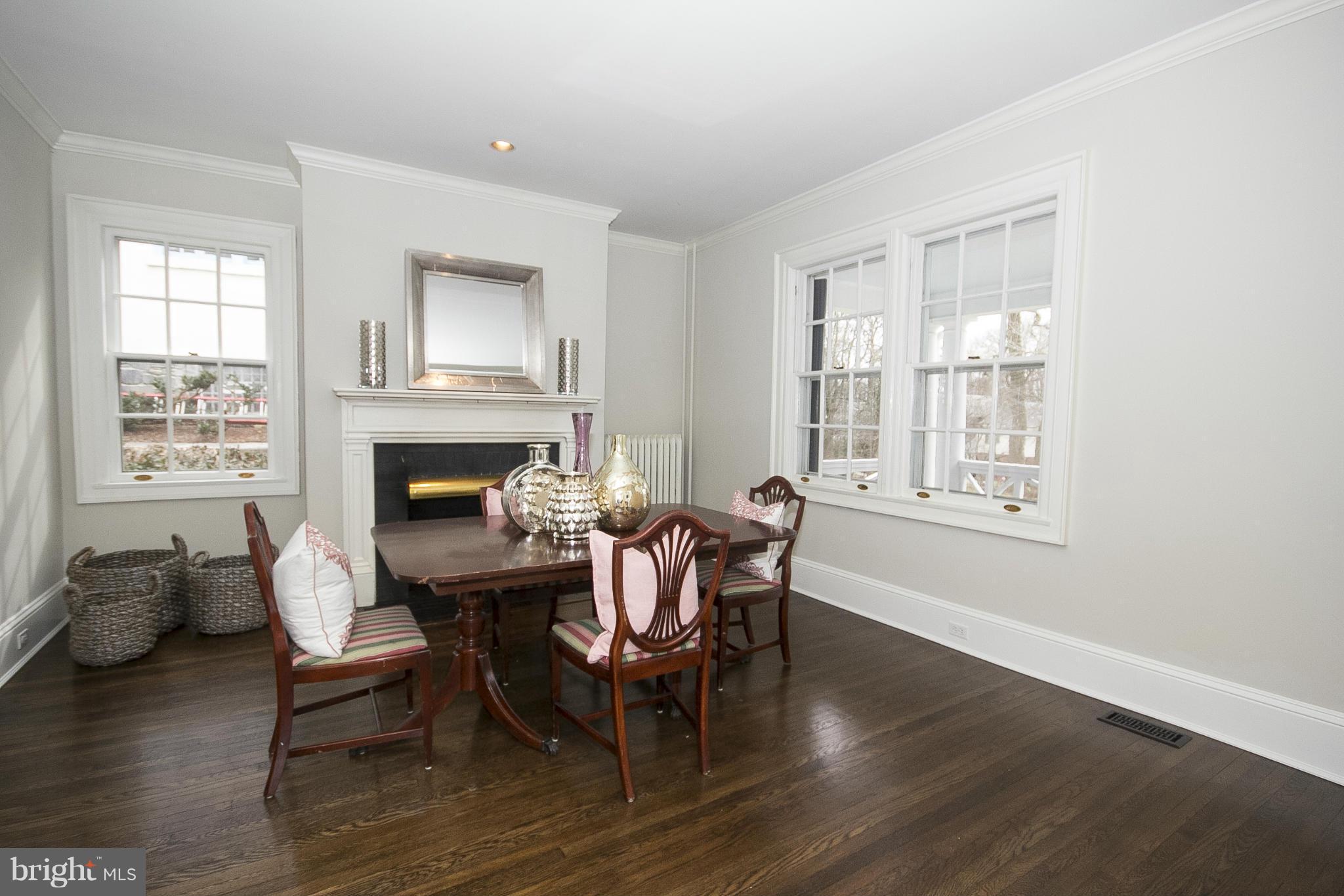 221 Edgevale Road Baltimore, MD 21210 - Photo 4 of 29 Dining Room