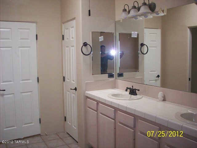 950 West Silver Spring Place Tucson, AZ 85755 - Photo 18 of 29