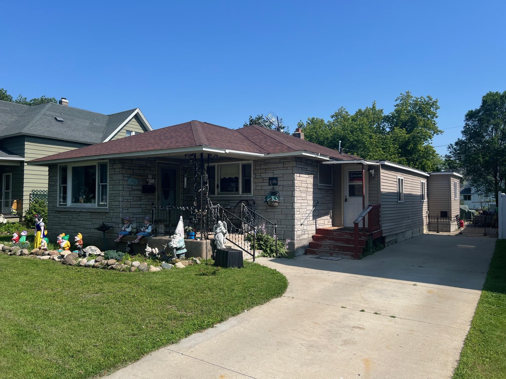 816 Main Street Marinette, WI 54143 - Photo 1 of 1