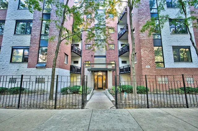 $2,800 | 2317 West Wolfram Street, Unit 515, Chicago, IL 60618