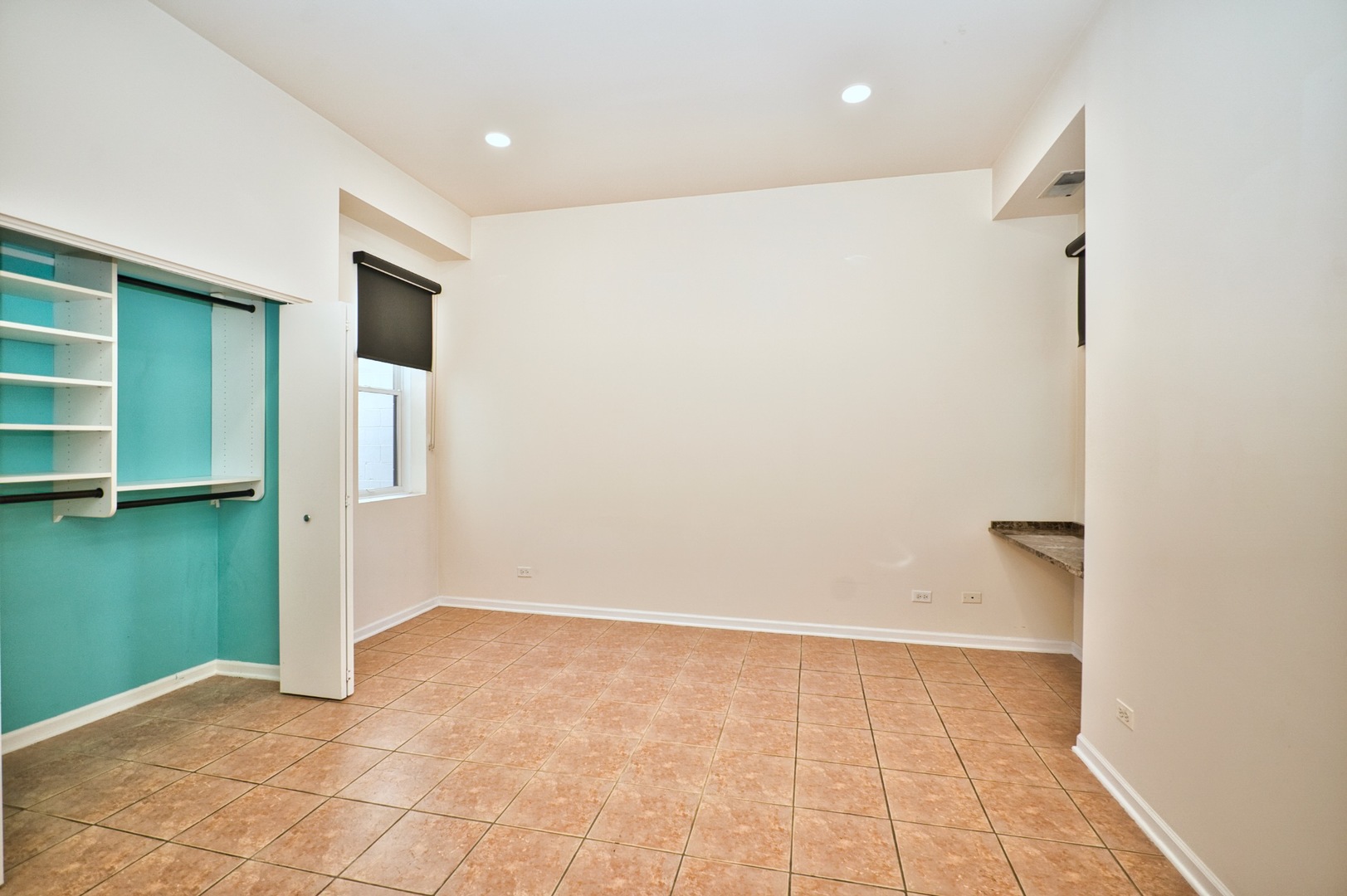 2317 West Wolfram Street, Unit 515 Chicago, IL 60618 - Photo 20 of 35