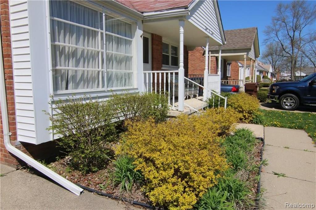 404 Fairwood Street Inkster, MI 48141 - Photo 4 of 21