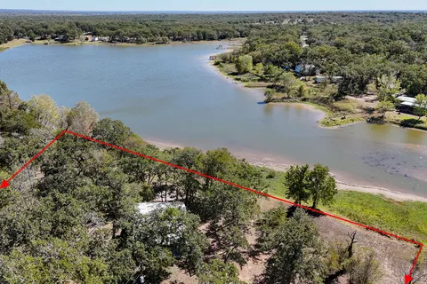$319,000 | 131 Moccasin Bend Drive, Smithville, TX 78957
