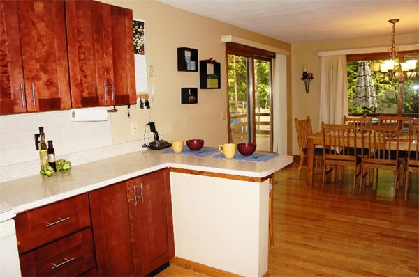 121 Wheel Wright Road Hampstead, NH 03841 - Photo 6 of 15