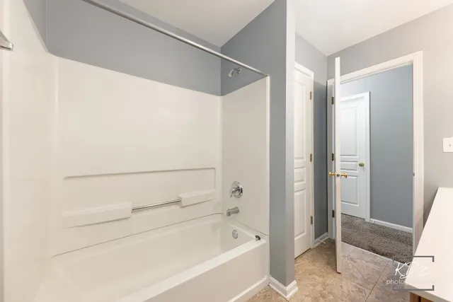 $2,350 | 603 Conservatory Lane, Aurora, IL 60502