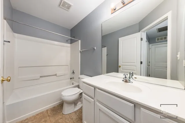 $2,350 | 603 Conservatory Lane, Aurora, IL 60502