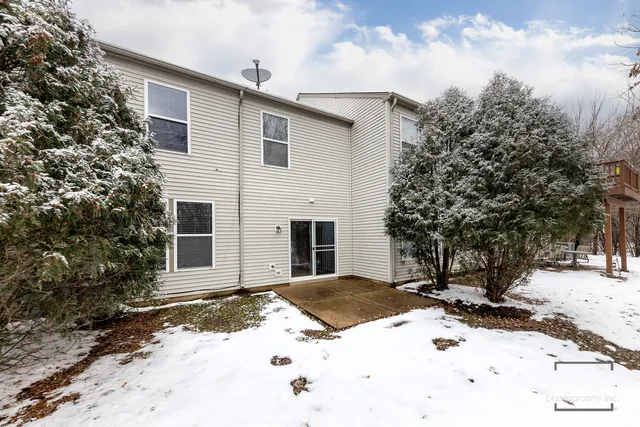 $2,350 | 603 Conservatory Lane, Aurora, IL 60502