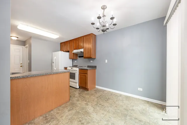 $2,350 | 603 Conservatory Lane, Aurora, IL 60502