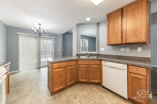 $2,350 | 603 Conservatory Lane, Aurora, IL 60502