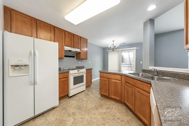 $2,350 | 603 Conservatory Lane, Aurora, IL 60502