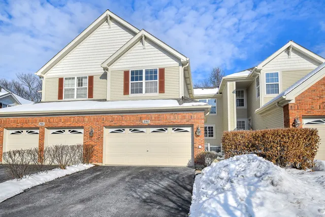 $383,000 | 290 Remington Drive, St. Charles, IL 60175