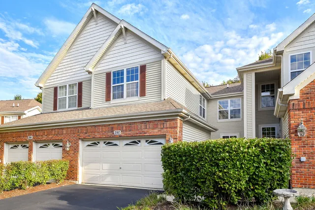 $383,000 | 290 Remington Drive, St. Charles, IL 60175
