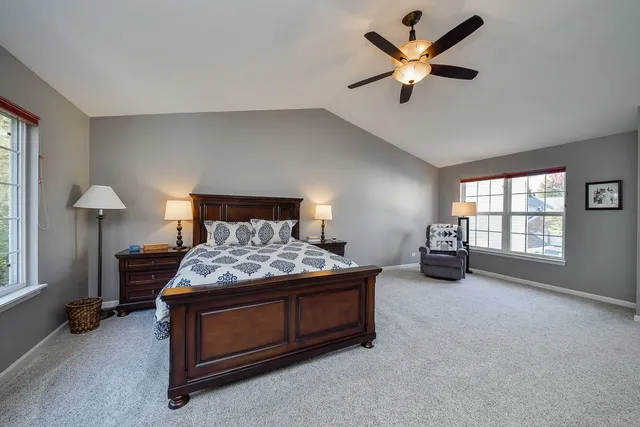 $383,000 | 290 Remington Drive, St. Charles, IL 60175