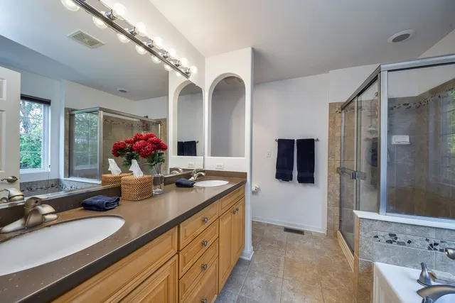 $383,000 | 290 Remington Drive, St. Charles, IL 60175