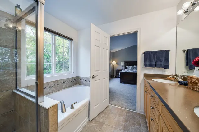 $383,000 | 290 Remington Drive, St. Charles, IL 60175