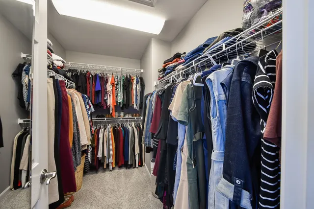 $383,000 | 290 Remington Drive, St. Charles, IL 60175