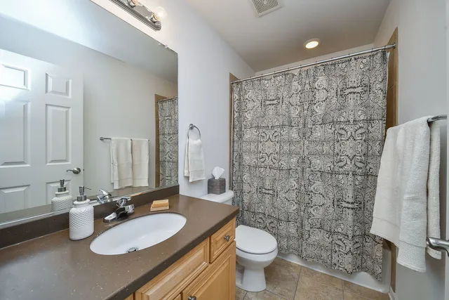 $383,000 | 290 Remington Drive, St. Charles, IL 60175