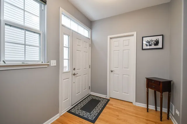 $383,000 | 290 Remington Drive, St. Charles, IL 60175